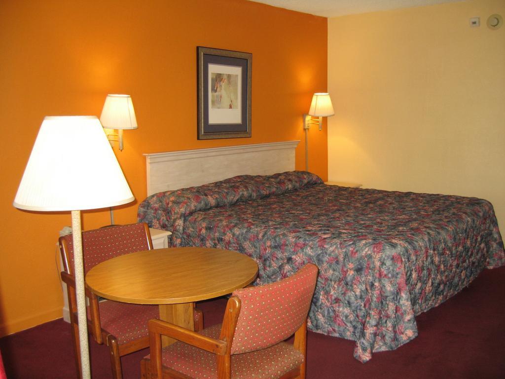 Travelers Inn South Brunswick Terrace Cameră foto